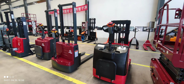 2噸電動(dòng)搬運(yùn)車(chē)如何正確維護(hù)